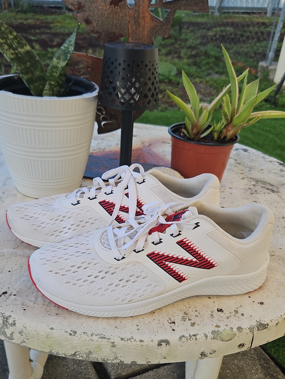 Mens Size 9.5 Wide New Balance DRFT Running Shoes White/Red/Black